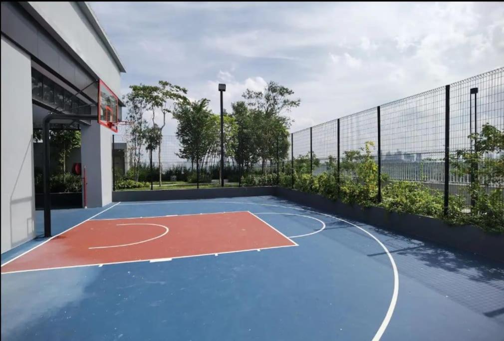 Trion Kl B-31-08 Studio With Iconic Kl City View *